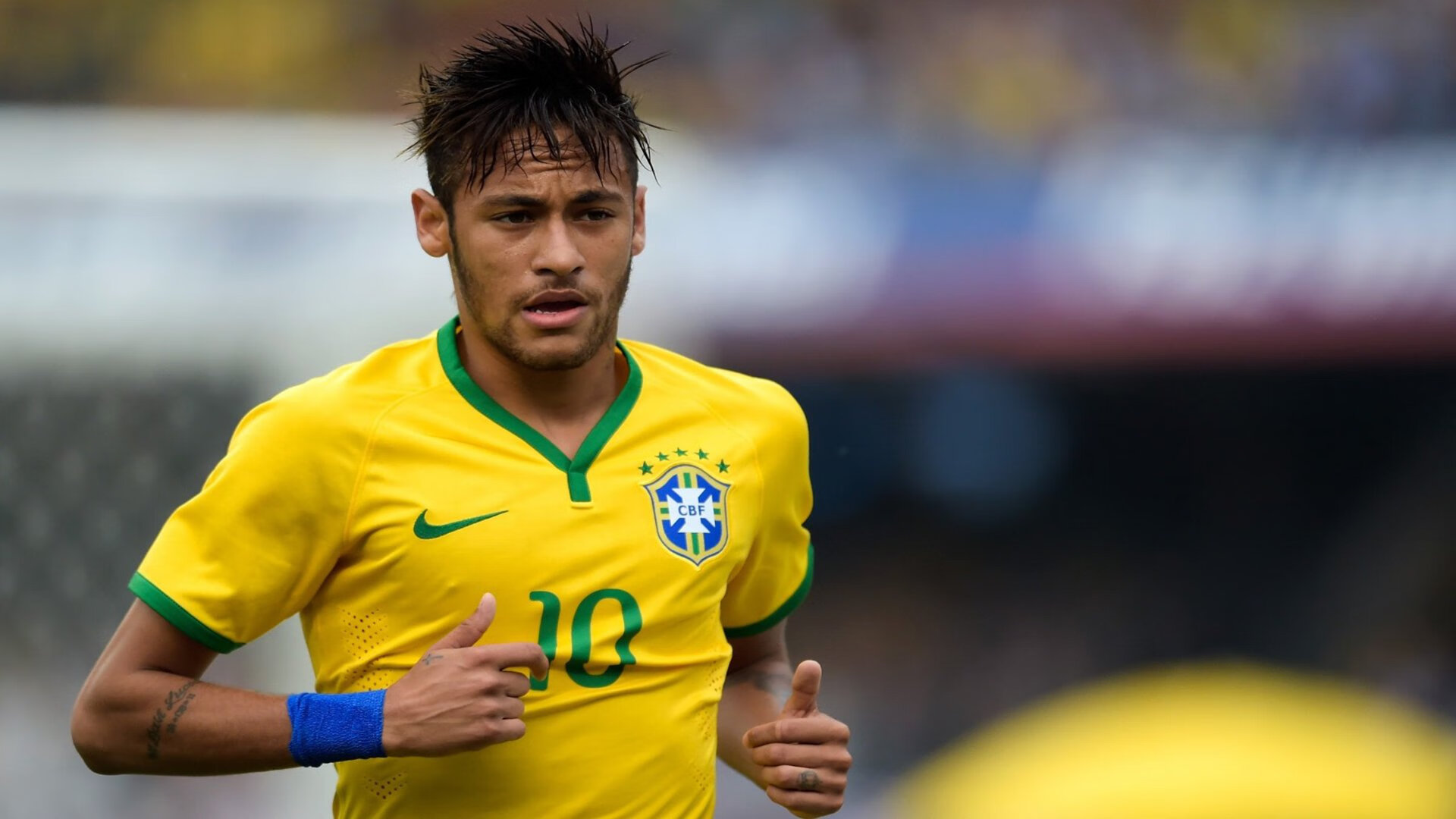 世界排名争夺战之夜，库里主宰比赛走向